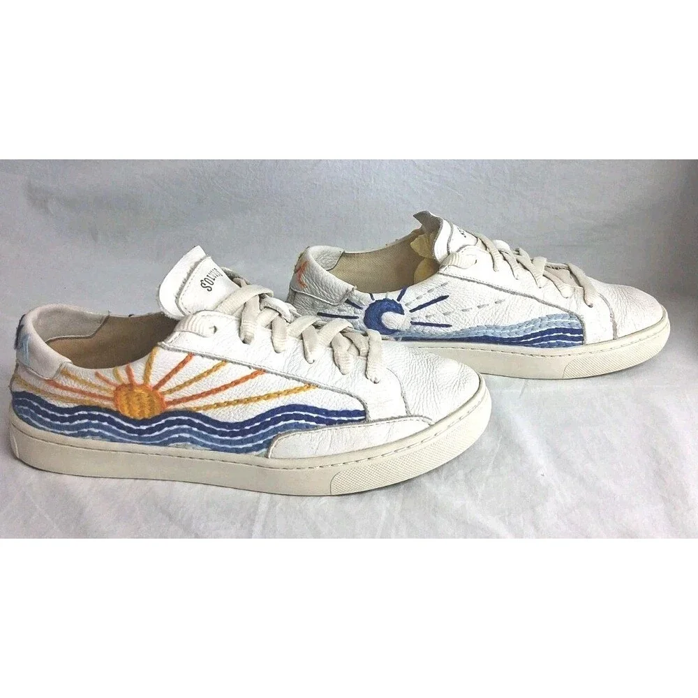 Soludos left shoe